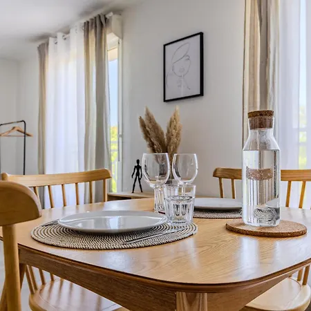 Le Des Borges - Parking Prive Gratuit Apartment